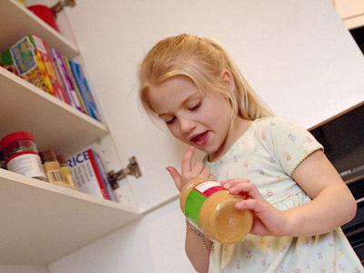 小儿抽动症的症状特点